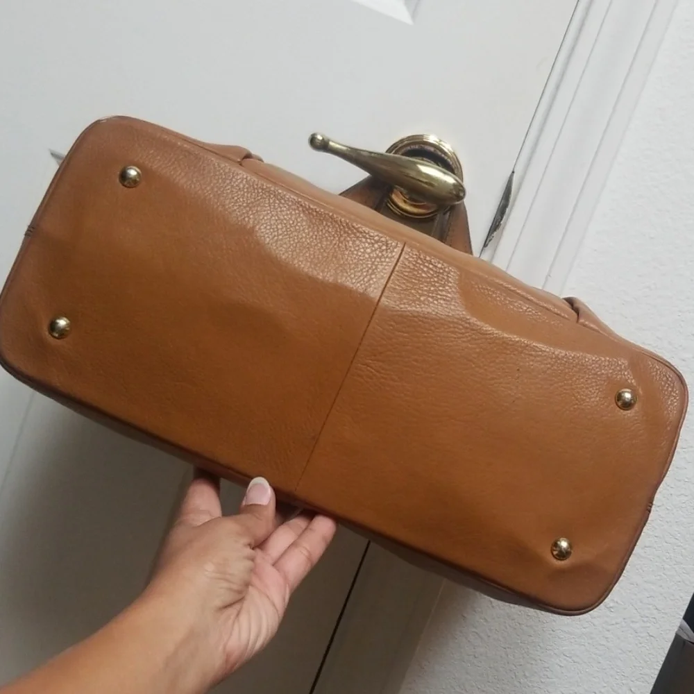 Large/Med KENNETH COLE Leather Satchel Bag